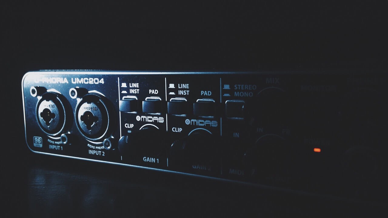 Best Audio Interface under 1000 Dollars in 2025