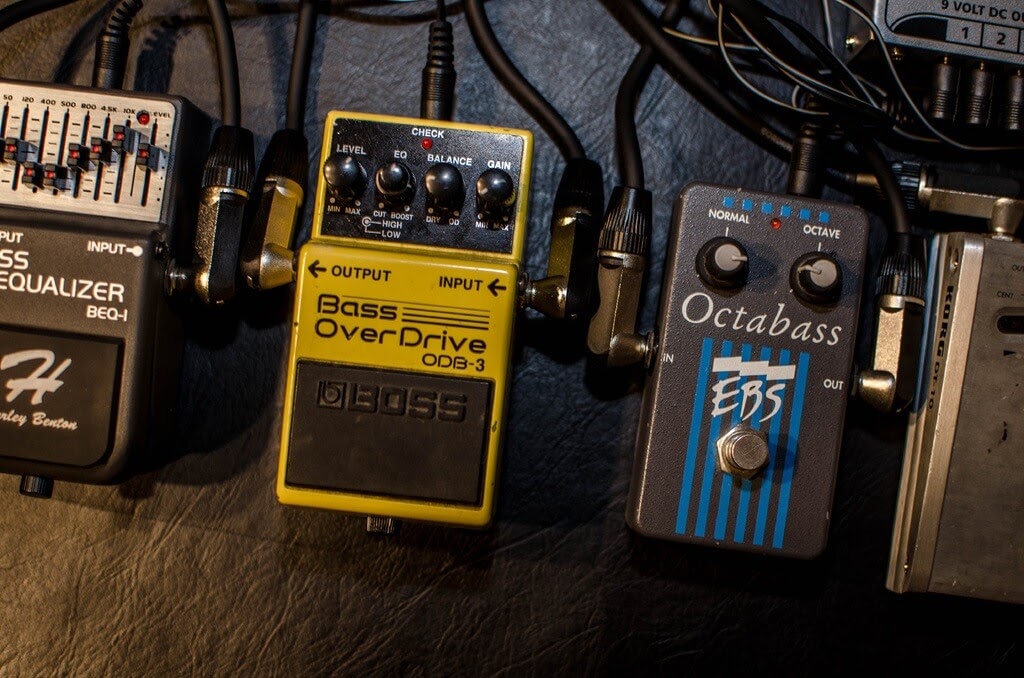 5 Best Equalizer Pedals for Bass Guitar in 2025