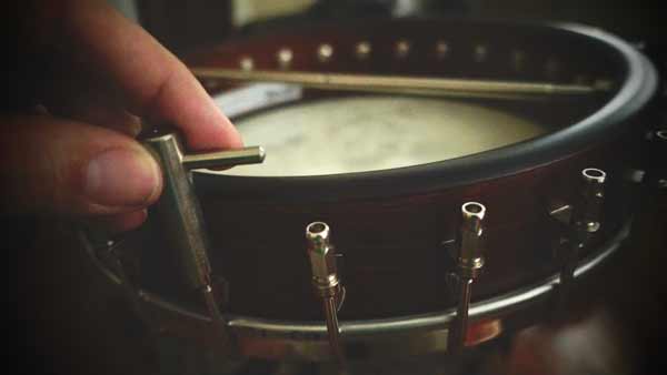 How to tighten a banjo head